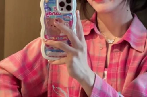 贝克汉姆家又撕起来了！亲儿子要拍纪录片爆爹妈黑料网友：这是要彻底决裂？